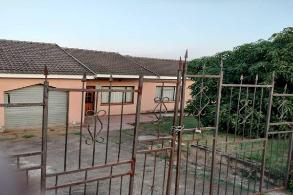 Charming 4-bedroom, 1-bathroom home nestled in Ulundi&#39;s township area. Features include a spacious lounge for relaxation, a ...