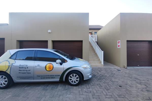 This Townhouses offers:
Three bedrooms
Two bathrooms
Fitted Kitchen
Lounge
Patios with built in braai
Double garage
In an access ...