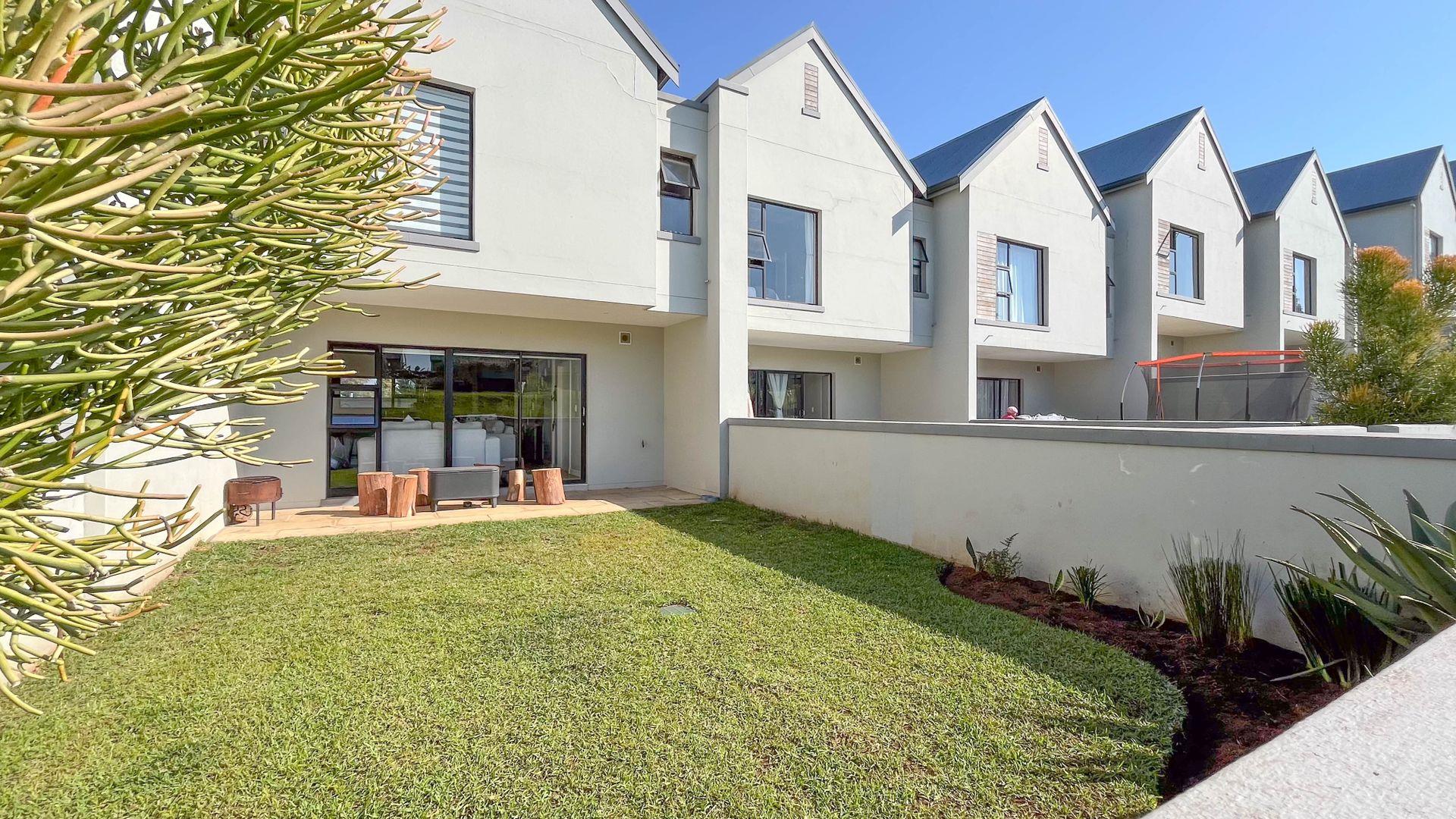 3 Bedroom Townhouse for sale in Emberton Estate P24114478005