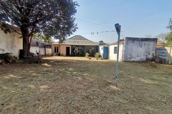 Investment opportunity.&#160; 

BUYING POINTS:- 

* five bedroom house 
*One bathroom 
* Outside bathroom&#160; 
* Kitchen&#160; ...