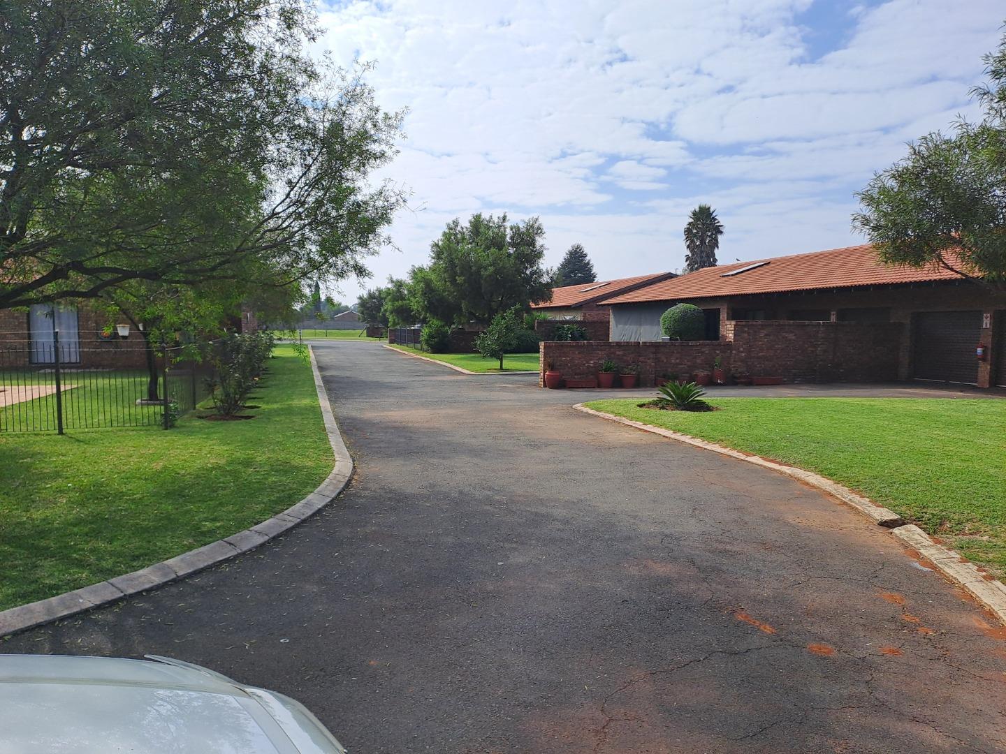 2 Bedroom Townhouse to rent in Bredell 508 Shamrock Road P24114479386