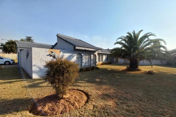 3-Bedroom House for Sale in Visagie Park

This spacious house, located on a 1569 m2 ...