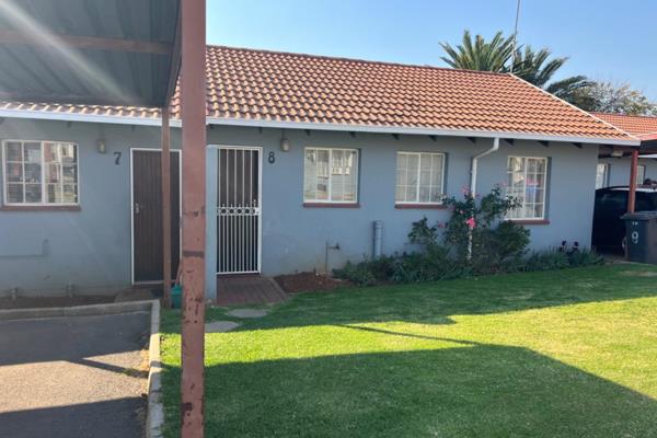 This apartment has  spacious bedrooms in a nice area in roodepoort ..The apartment is in ...