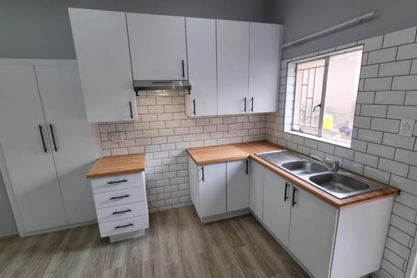 This newly renovated modern, spacious, 1 Bedroom Apartment is available for rent immediately.
Brand new stunning fitted kitchen with ...