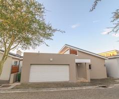 House for sale in Beacon Bay
