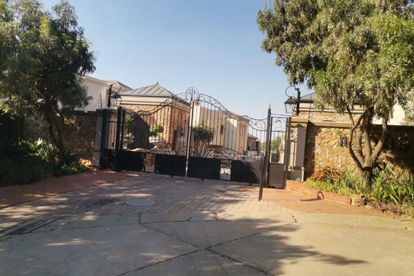 Bargain!!
Vacant land for sale in the little village of Il Forte, situated high on the Lynnwood Ridge in Pretoria, overlooking the old ...