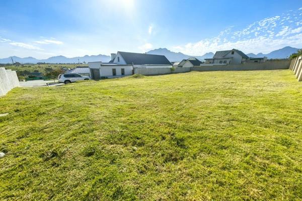 *Dual Mandate*
Level plot with Mountain Views. No transfer duties – price all-inclusive ...