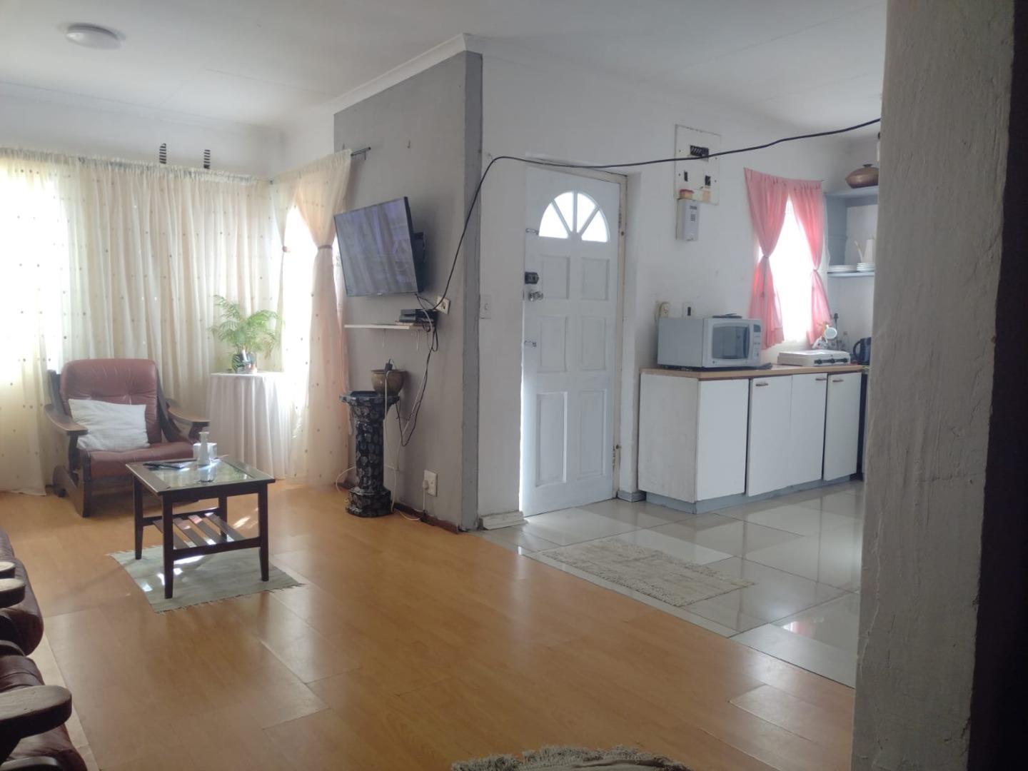 3 Bedroom House for sale in Westridge - P24-114483310