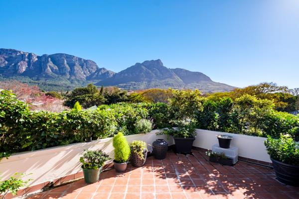 Bijou duplex apartment in the heart of Newlands Village in a pet friendly security ...