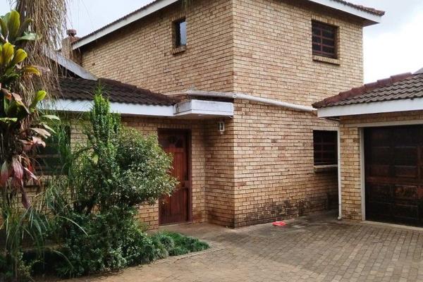 Welcome to this charming and fully fenced family home nestled in the picturesque town of Sabie. This spacious 3 bedroom, 3 en-suite ...