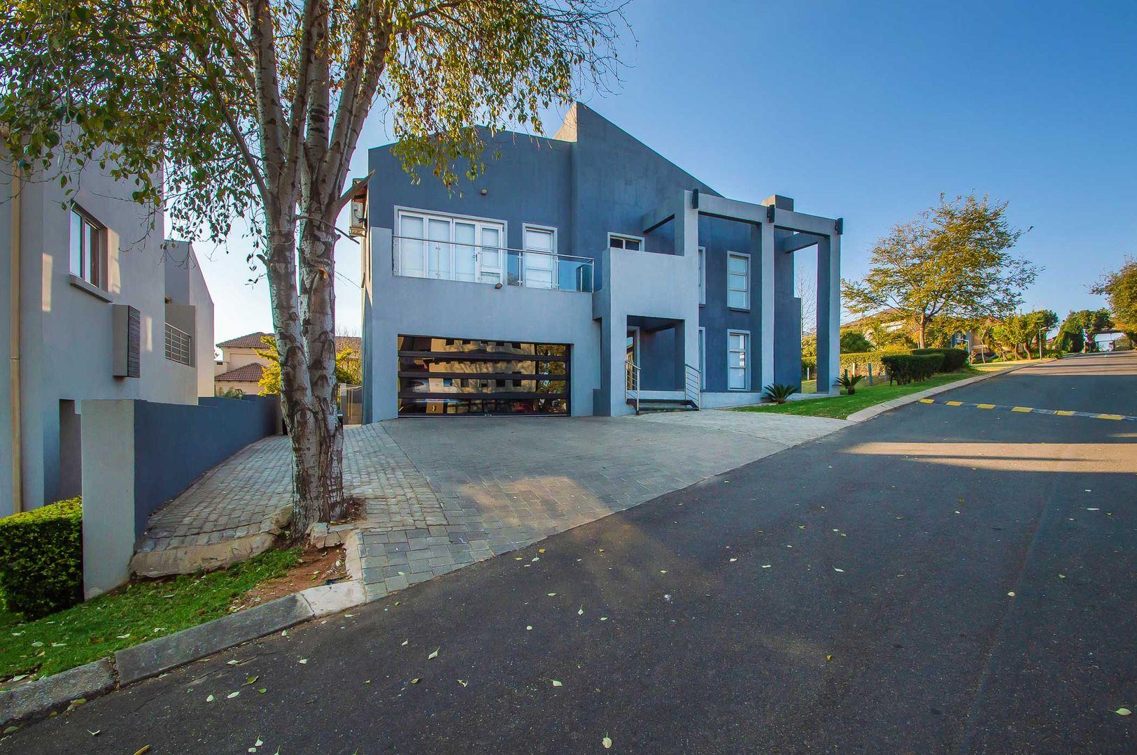 3 Bedroom House for sale in Ruimsig Country Estate P24114484468