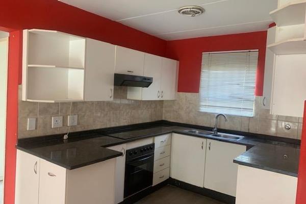 2 Bedroom 1 Bathroom Ground Floor Unit
This well kept unit situated in a secure complex offers two good sized bedrooms neatly tiled ...