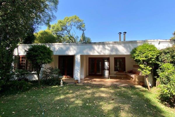 This character farm style home available to rent in the sought after suburb of Inanda is just charming. Comprising 2 bedrooms and 2 ...