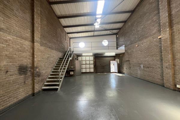 A meticulously maintained 125 m2 mini warehouse is available for rent in a secure ...