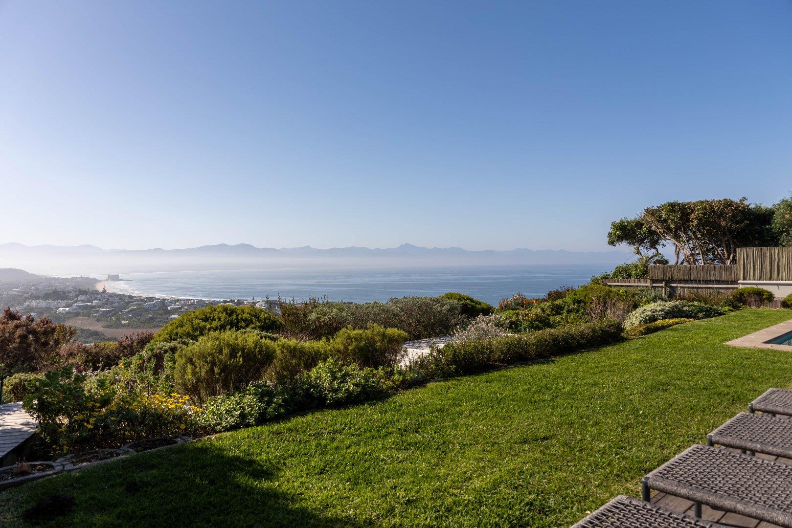 Photo of 4 Bedroom House to rent in Whale Rock Ridge