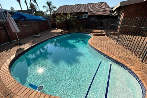 Exclusive sole mandate !!!!

This 1664 m&#178; property is well located in Sterpark close to The Crossing, Savannah Shopping Mall and ...