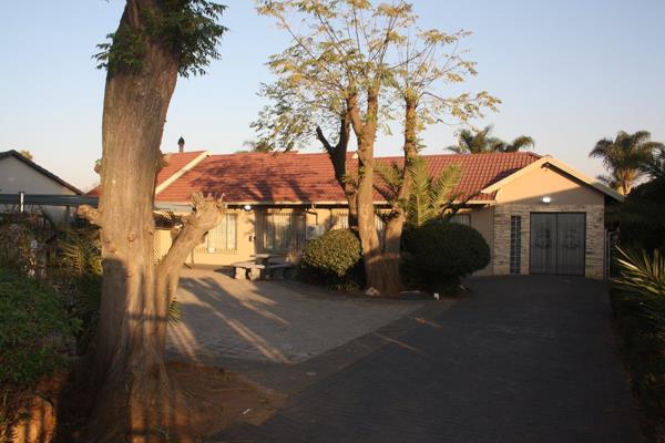 Nestled in the heart of Rynsoord close to shopping center, school and main roads that leads to the N12 highway, you will find a gem of ...