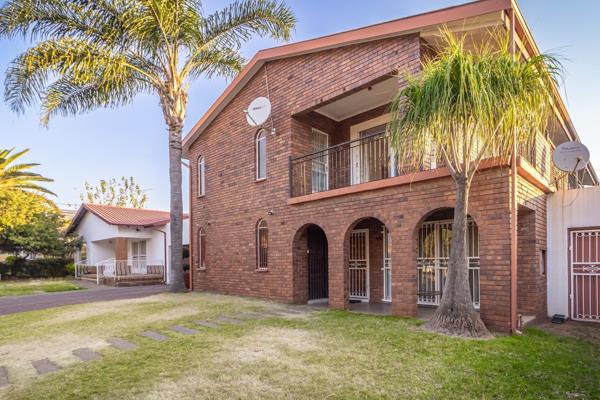 Presenting a meticulously planned home located in the highly sought-after area of Laudium. This property is an excellent investment for ...