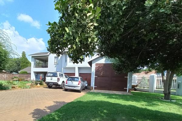 Double Story Five-Bedroom House in Visagie Park

Step into luxury with this gorgeous residence situated in the impressive Visagie Park. ...