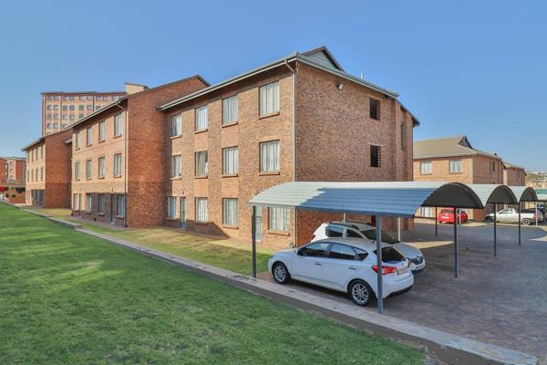 This apartment offers:
- A secure complex with 24-hour security.
- Proximity to all essential amenities, including taxi ranks and the ...