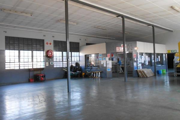 High Visibility location in prime industrial area, located next to the N12.
This ...