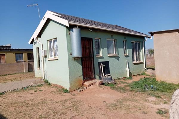 Nestled in the heart of Daveyton, this charming house offers a blend of comfort and convenience. As you approach, you&#39;re greeted by ...