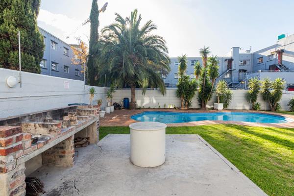 This stunning 2 bed apartment is situated in Zonnebloem.  The area is rich in culture positioned close to amenities and Mi Citi bus.
On ...