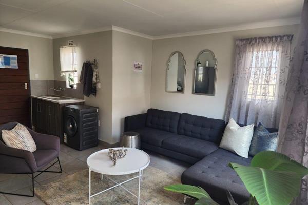 This stunning two-bedroom house in Savanna City offers a convenient location just twenty minutes from Southgate Mall and fifteen ...