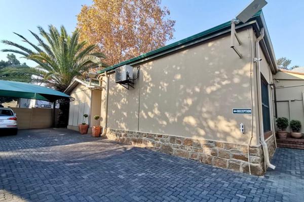 Small Fully Furnished Offices Available in Parktown North

18 7th Avenue in Parktown ...