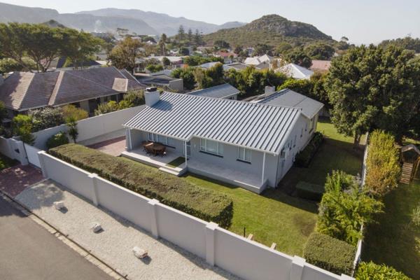 Take this chance to own a beautifully renovated home in the heart of Northcliff. Sunny ...