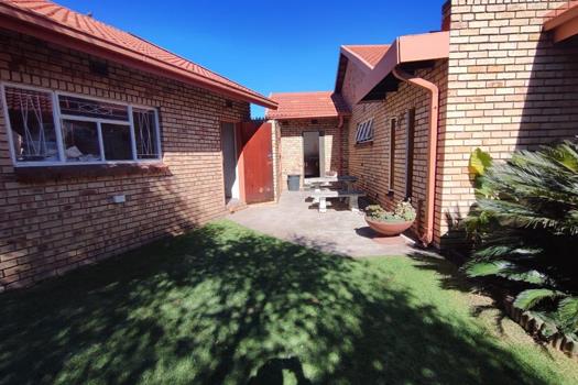 3 Bedroom House for sale in Vanderbijlpark SW 2