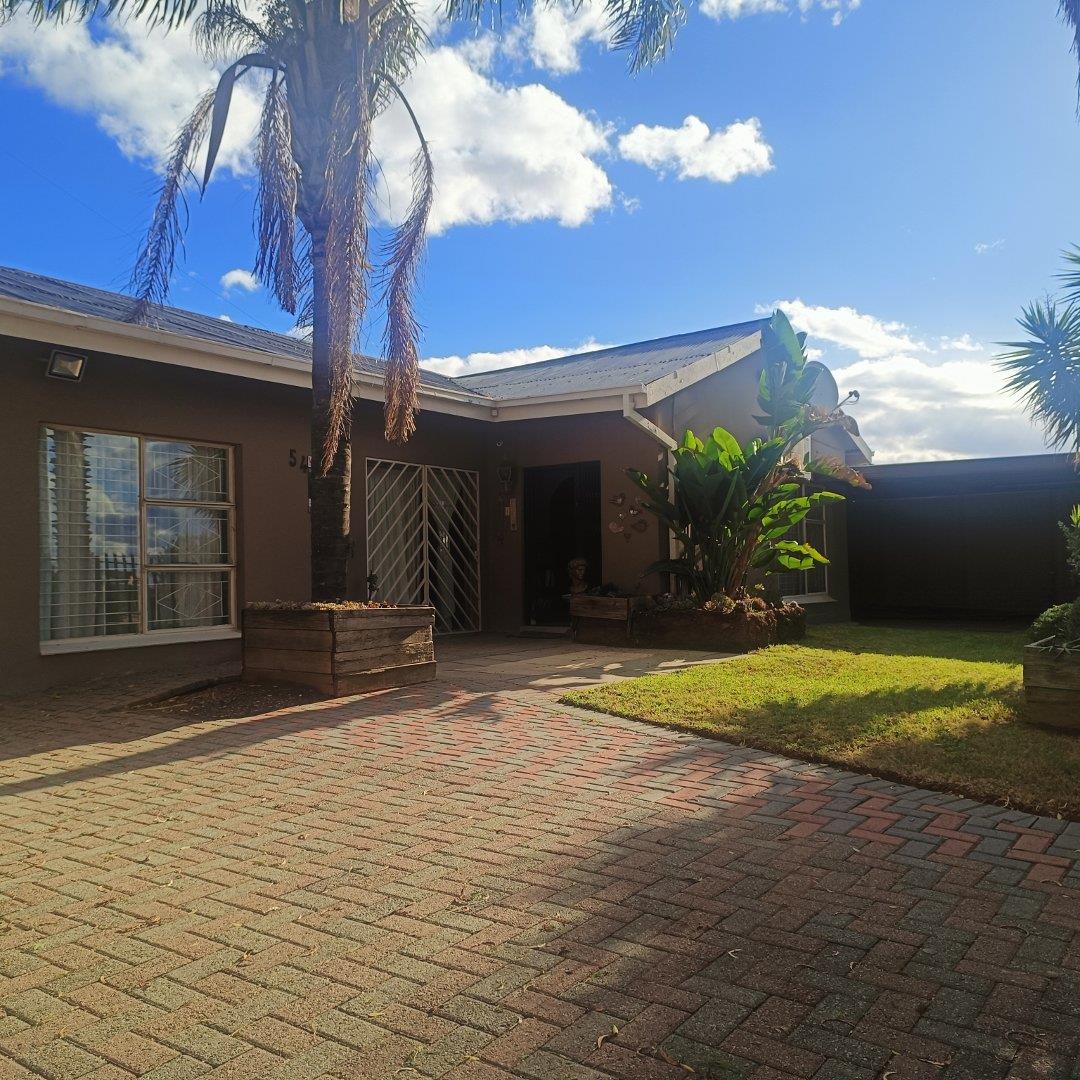 4 Bedroom House for sale in Odendaalsrus P24114492619