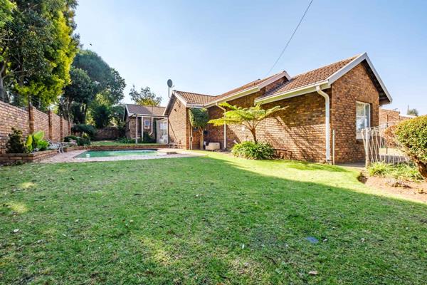 Discover the charm of this neat klinker brick home located in the desirable Sunward Park neighborhood, within a secure boomed off area. ...