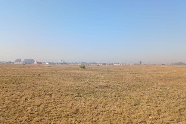 Discover an exceptional opportunity with this strategically positioned commercial vacant land in Vereeniging. Spanning 6000 square ...