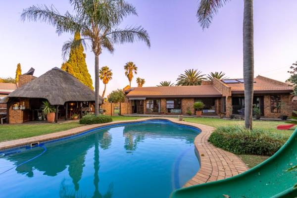 A wonderful family home situated in a gorgeous boomed-off area in Sunward Park.

This spacious property offers an excellent standard of ...