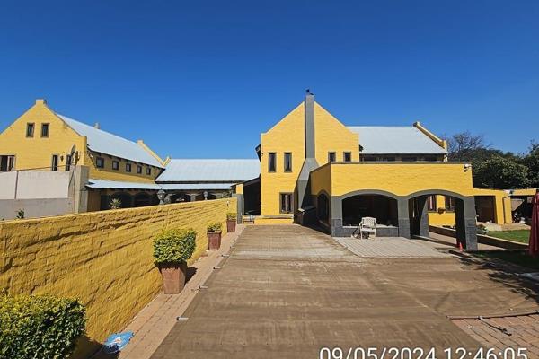 Lovely 5 Bedroom house with 3 separate flats (2Bedroom, Bachelor &amp; Staff room ) ...