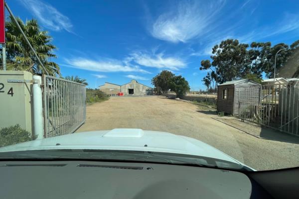 Vacant land (2,000 m2 in size) to let.  Located at the entrance to Malmesbury Industrial ...