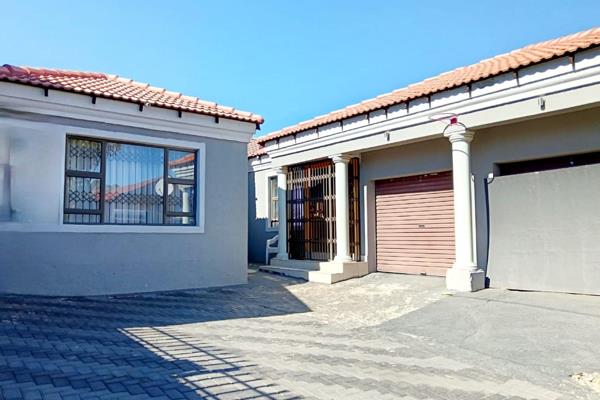 Moving-in spacious 3 bedroom 2.5 bathroom house for sale in philip nel park

located closer to the amenities, pick n pay and sasol ...