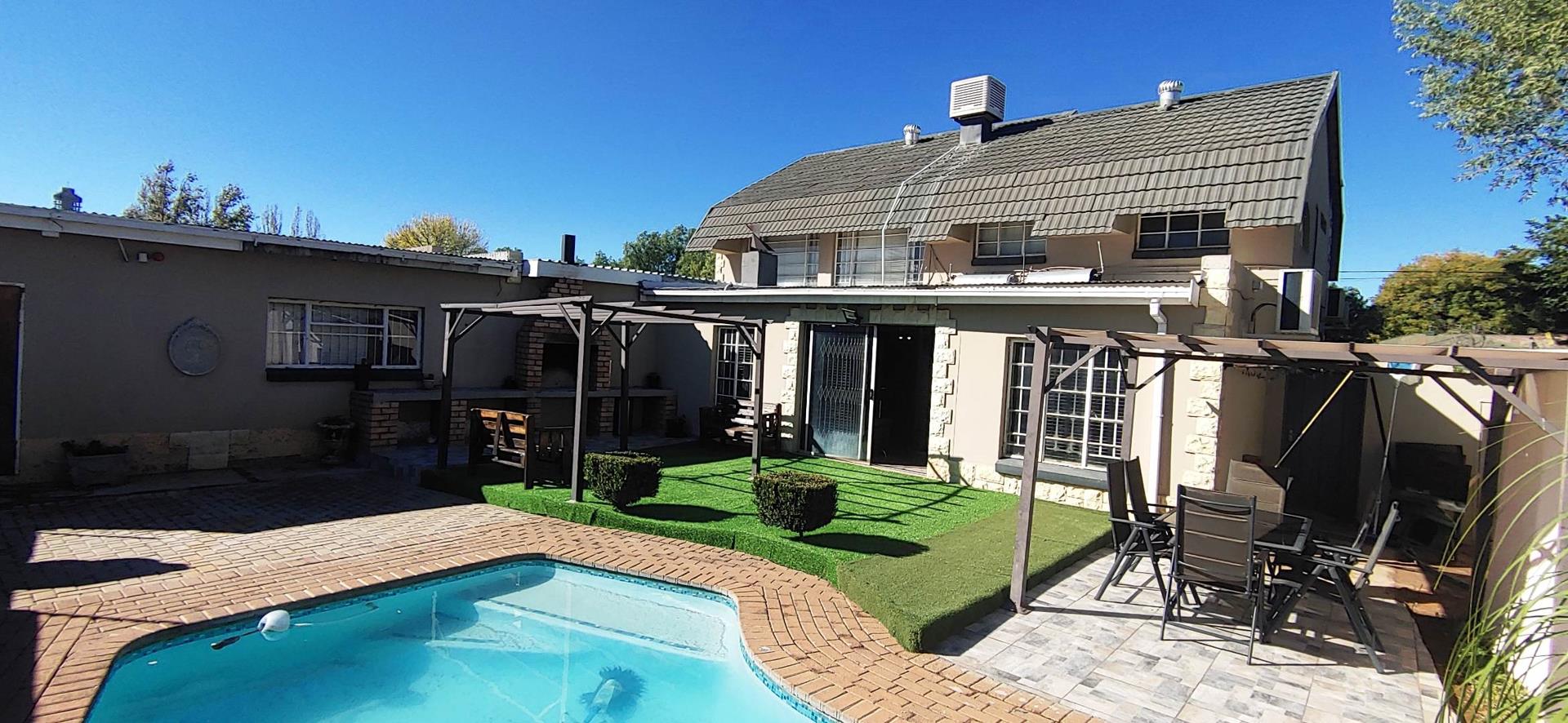 4 Bedroom House for sale in Rhodesdene - 4a Jameson Street - P24