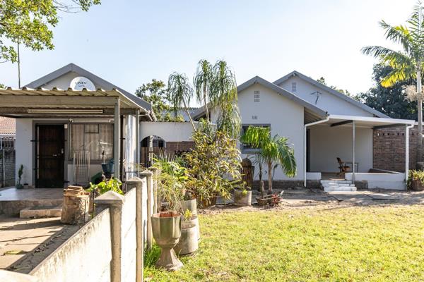 Discover the perfect blend of charm and functionality in this rustic 3-bedroom, 2-bathroom family home. Nestled in a serene setting ...