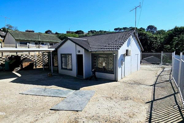 TEAM SHANE PROPERTIES | 3 Bedroom house in Castlehill, Newlands West. A neat home with built in cupboards, a fully fitted kitchen ...