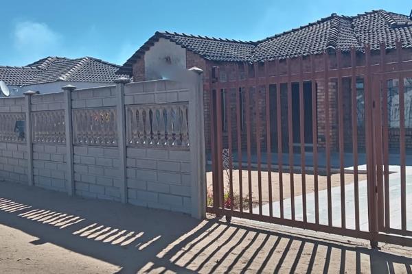 Beautiful 3-Bedroom Home for Sale in Seshego H

This lovely property boasts three spacious bedrooms, with two featuring built-in ...