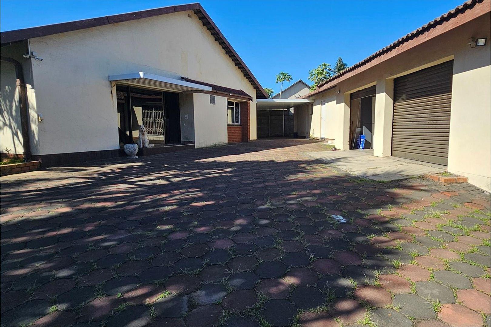 4 Bedroom House for sale in Veld En Vlei P24114497655