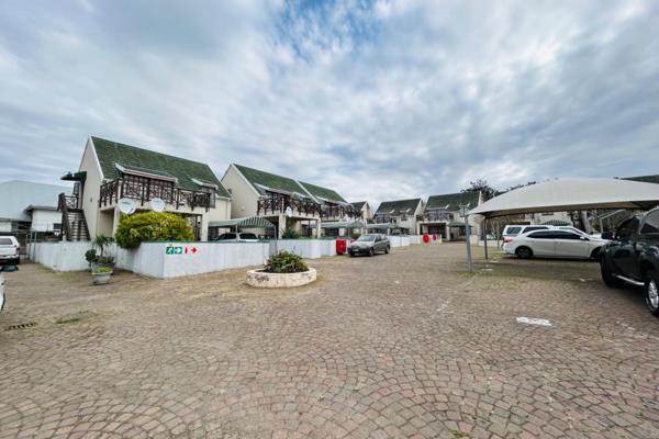 Spacious 2 Bedroom apartment in secure complex in Southernwood.  Fully walled , with remote controlled access and trellidoors on each ...