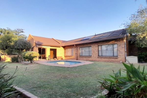 Stunning property in a very good area in Witbank. Property it is big enough and it has two properties in one stand with lounge, dining ...