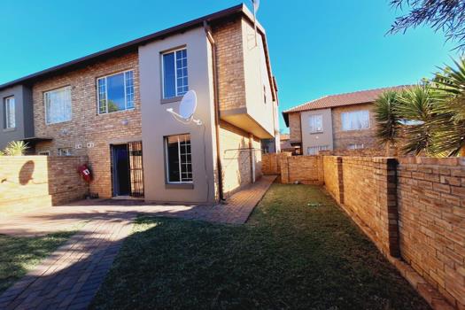 3 Bedroom Townhouse for sale in Hazeldean