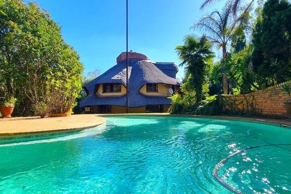 Exquisite Thatch-Roof Residence on 8.56 Hectares of Prime Land – Ideal for Residential, Development or Agricultural Use.

Discover a ...