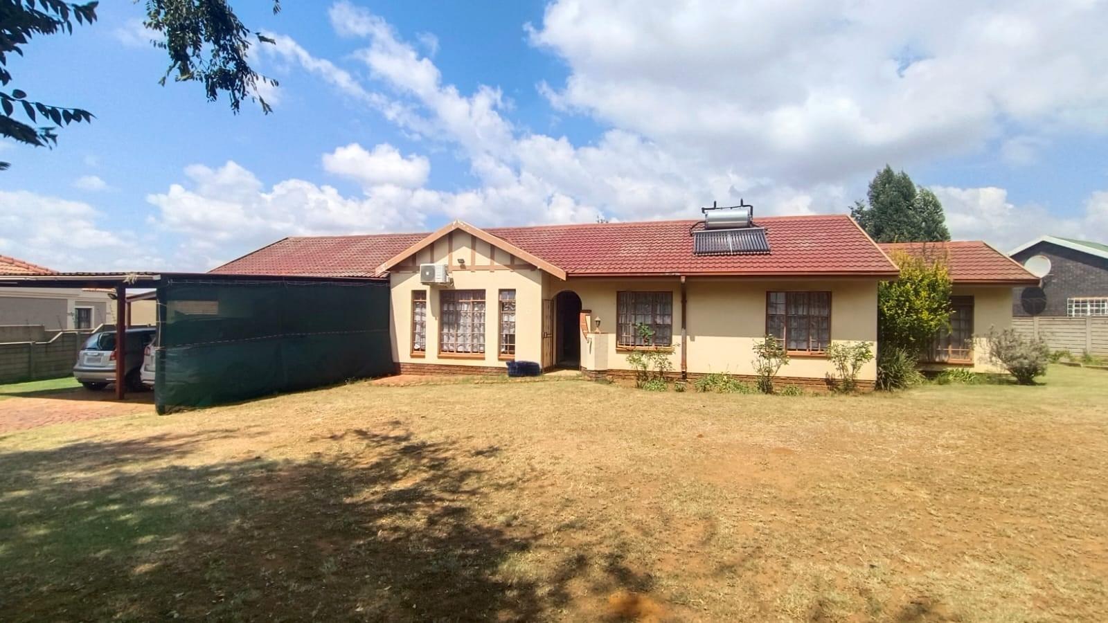 3 Bedroom House to rent in Bergsig P24114499847
