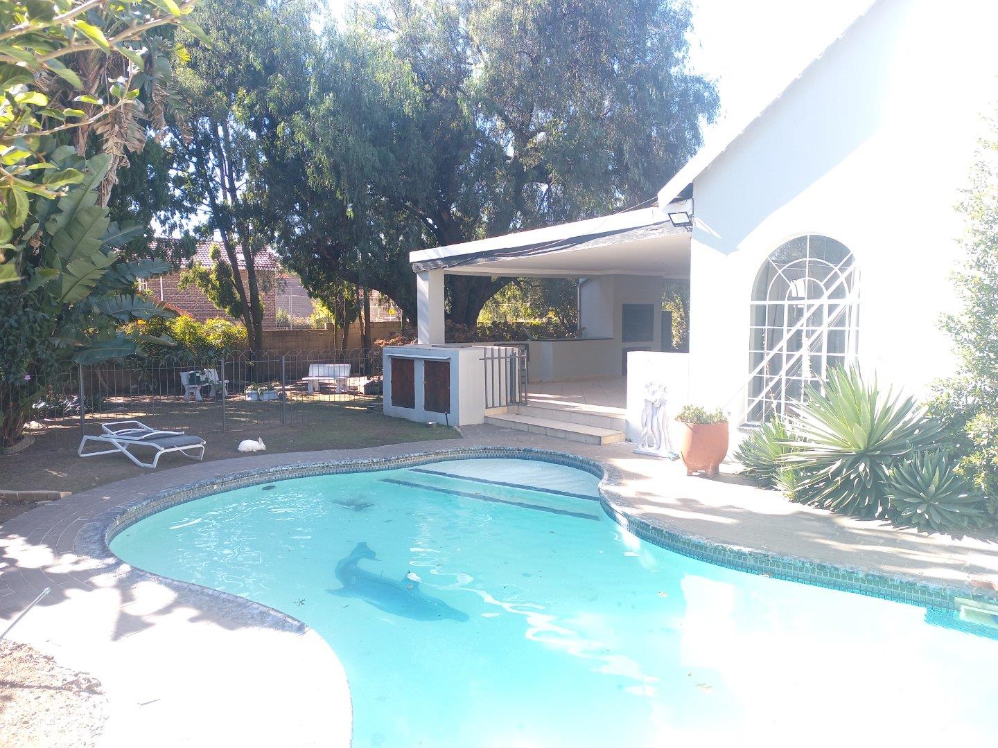 4 Bedroom House to rent in Bedfordview P24114500893