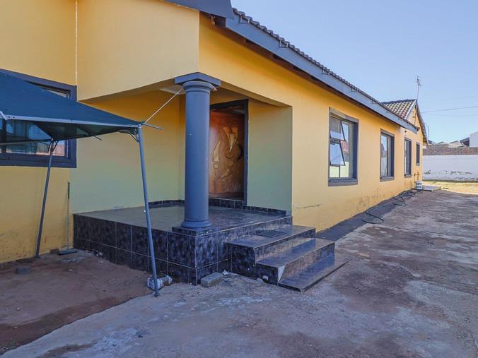 5 Bedroom House for Sale in Kagiso